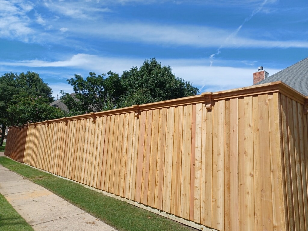 Board-on-Board Fence with Cap — Allen